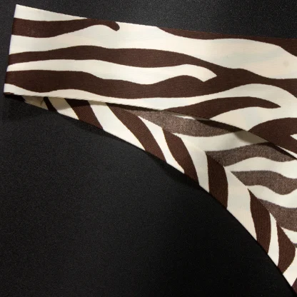 Leopard Print Seamless Thongs - Image 5
